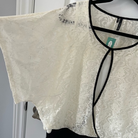 NWT Maurices Lace Batwing Sleeve Blouse - Picture 6 of 7